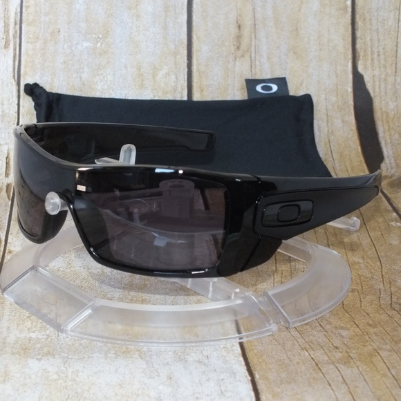 Oakley Other - New Oakley Batwolf Sunglasses Polished Black Grey